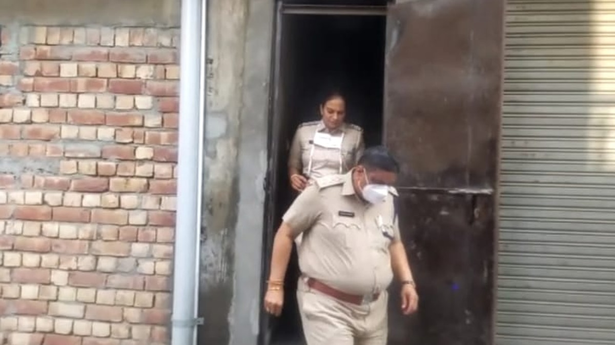  पुलिस ने 500 रुपये का नोट देकर फर्जी ग्राहक भेजा.