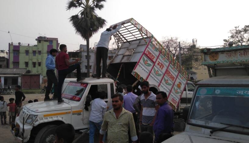 शराब का इंतजाम करने में जुटे तस्कर