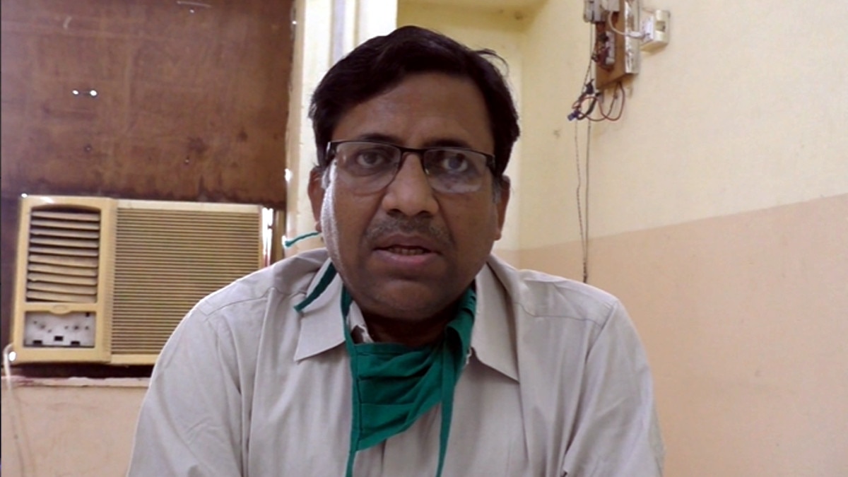 हनुमान जी ले रहे हैं केरोसिन तेल, राशन कार्ड में पिता का नाम ल‍िखा है केसरी 