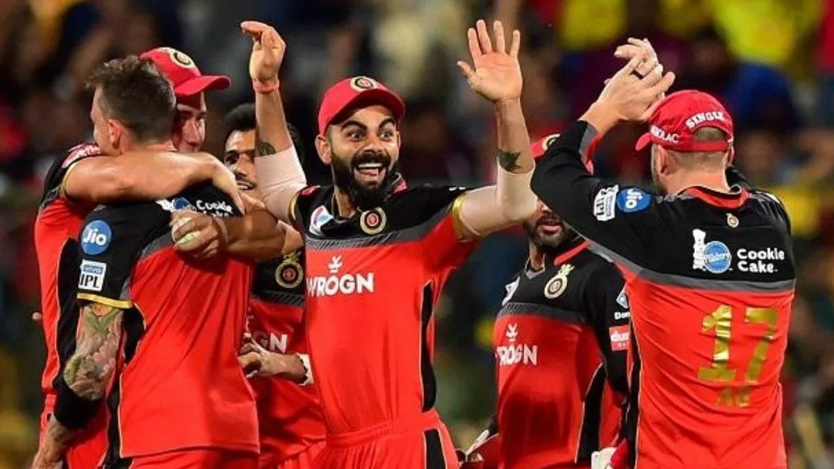 virat kohli and ab de villiers finally take part in race