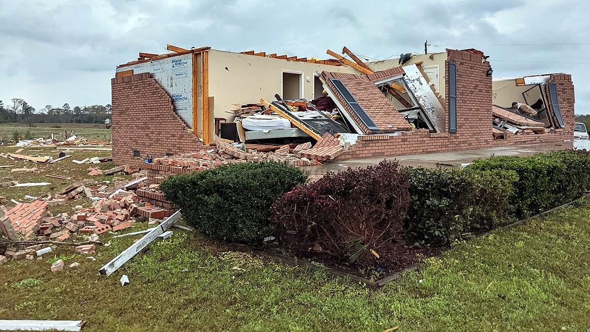 20 Tornadoes ripped 5 states of US 