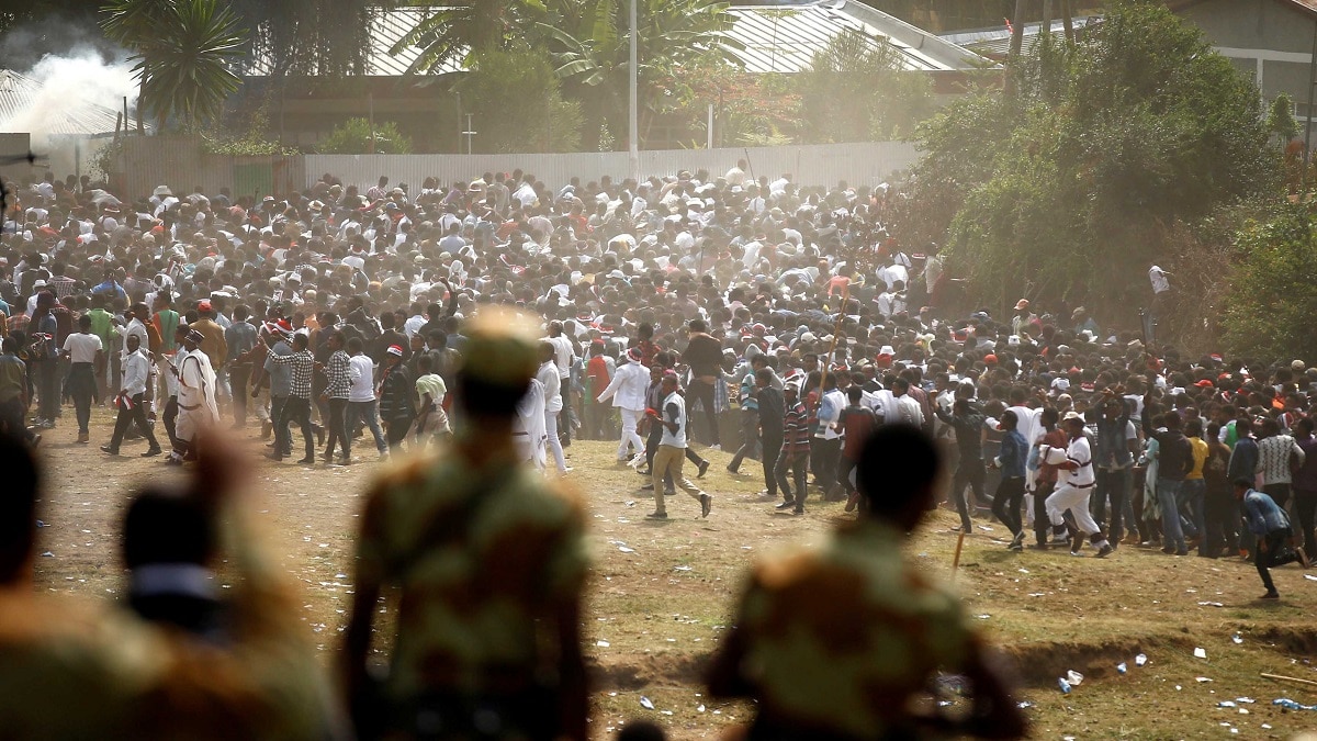 अपने ही परिवार की महिलाओं से रेप कर रहे पुरुष
