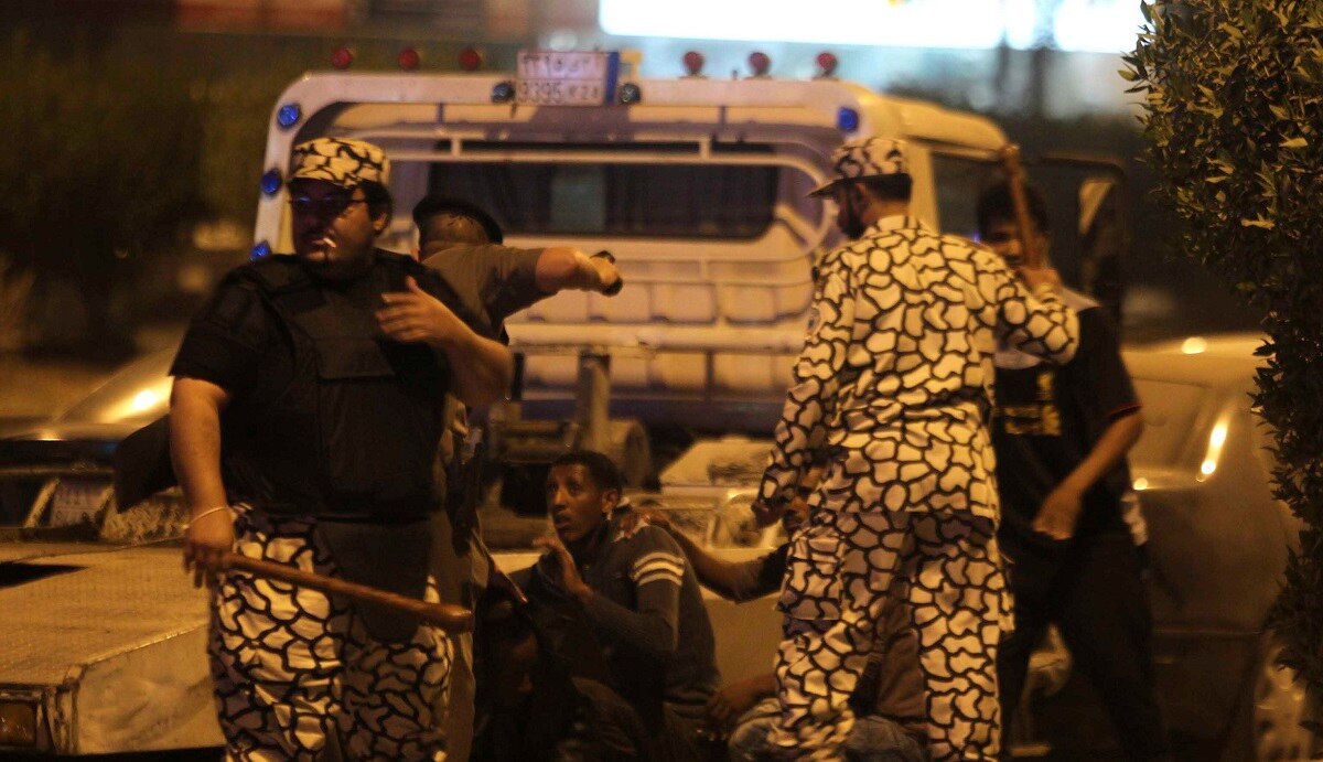 अपने ही परिवार की महिलाओं से रेप कर रहे पुरुष