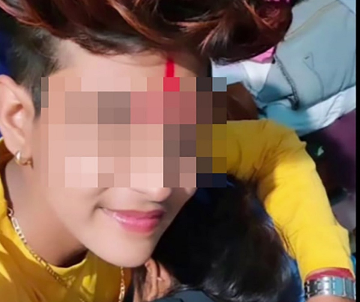 लड़की कोचिंग से भगा ले गई अपनी गर्लफ्रेंड