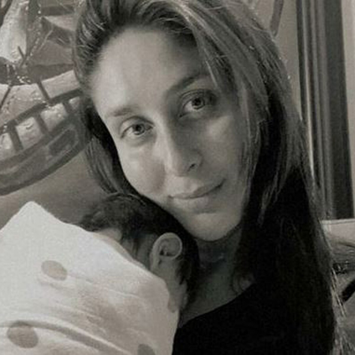 बेटे संग करीना 