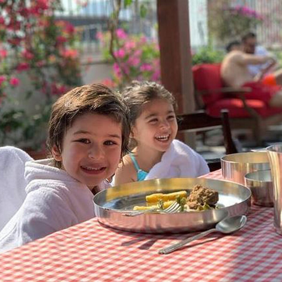 इनाया संग तैमूर