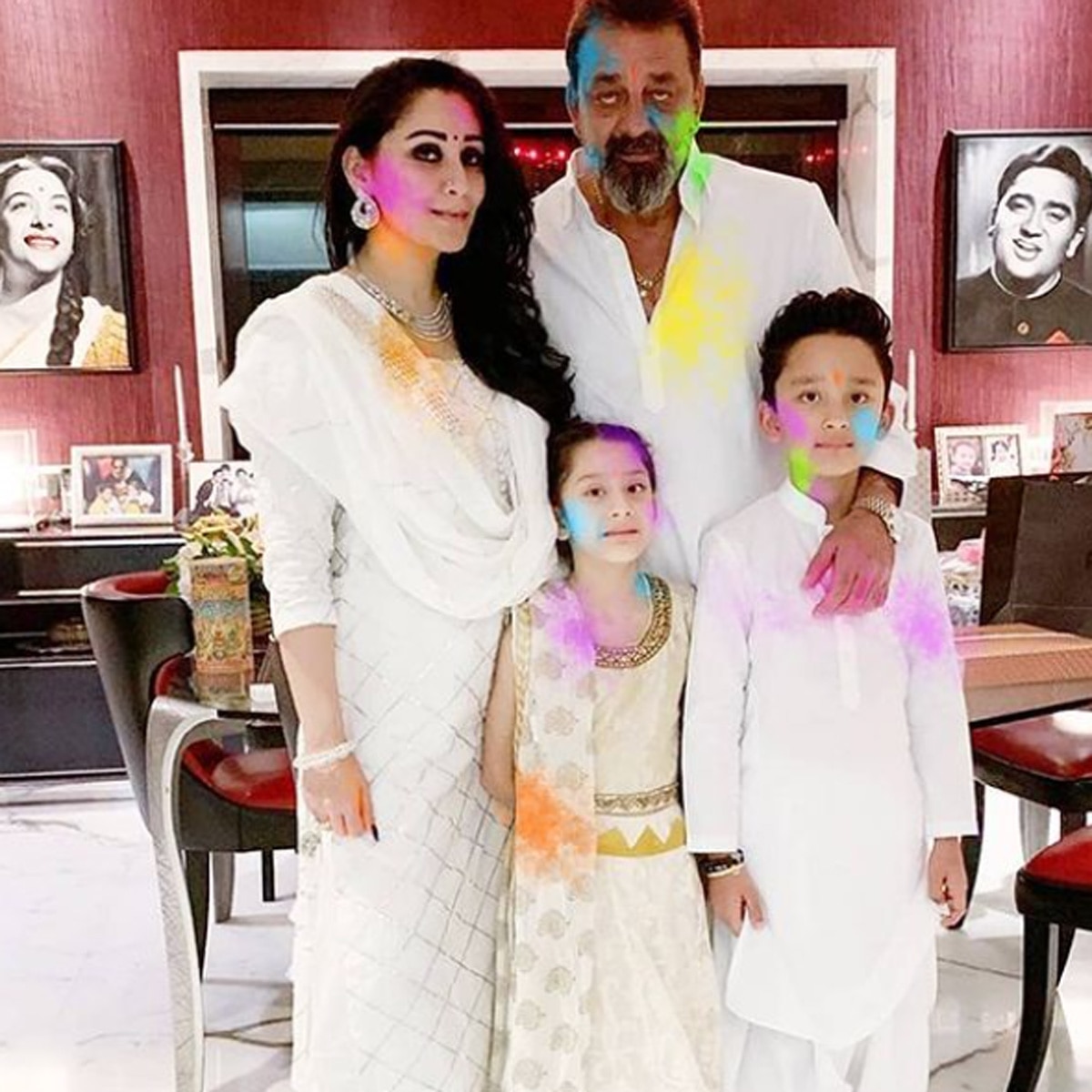 संजय दत्त फैमिली के साथ 