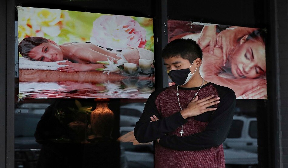 गोली मारकर 8 लोगों की हत्या