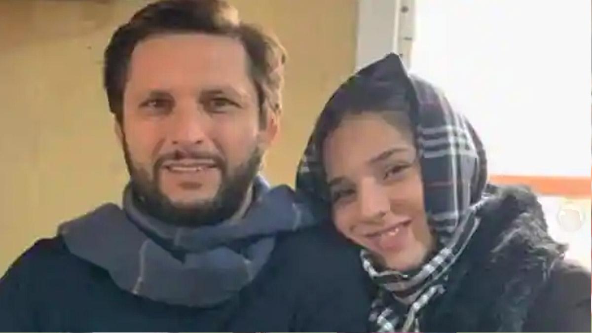shahid afridi daughter will be engaged to shaheen afridi