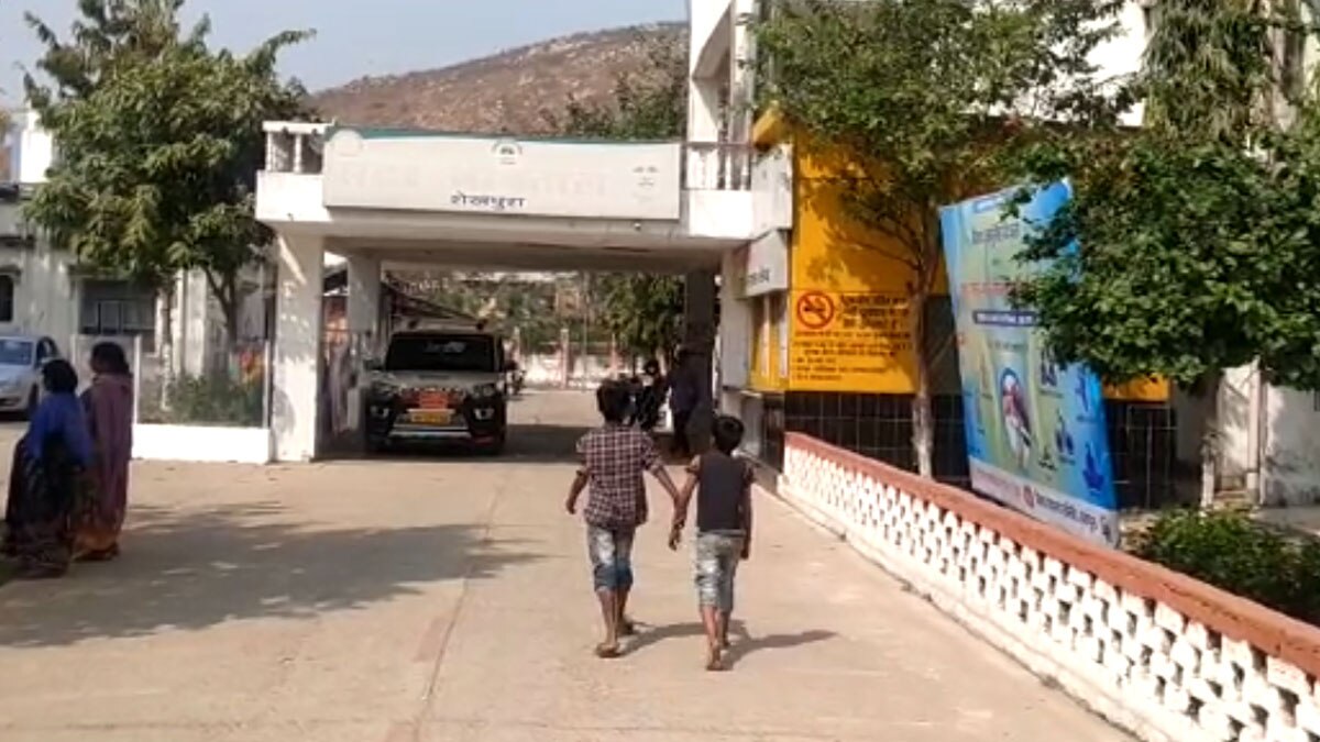 मृत व्यक्ति को बनाया सिविल सर्जन