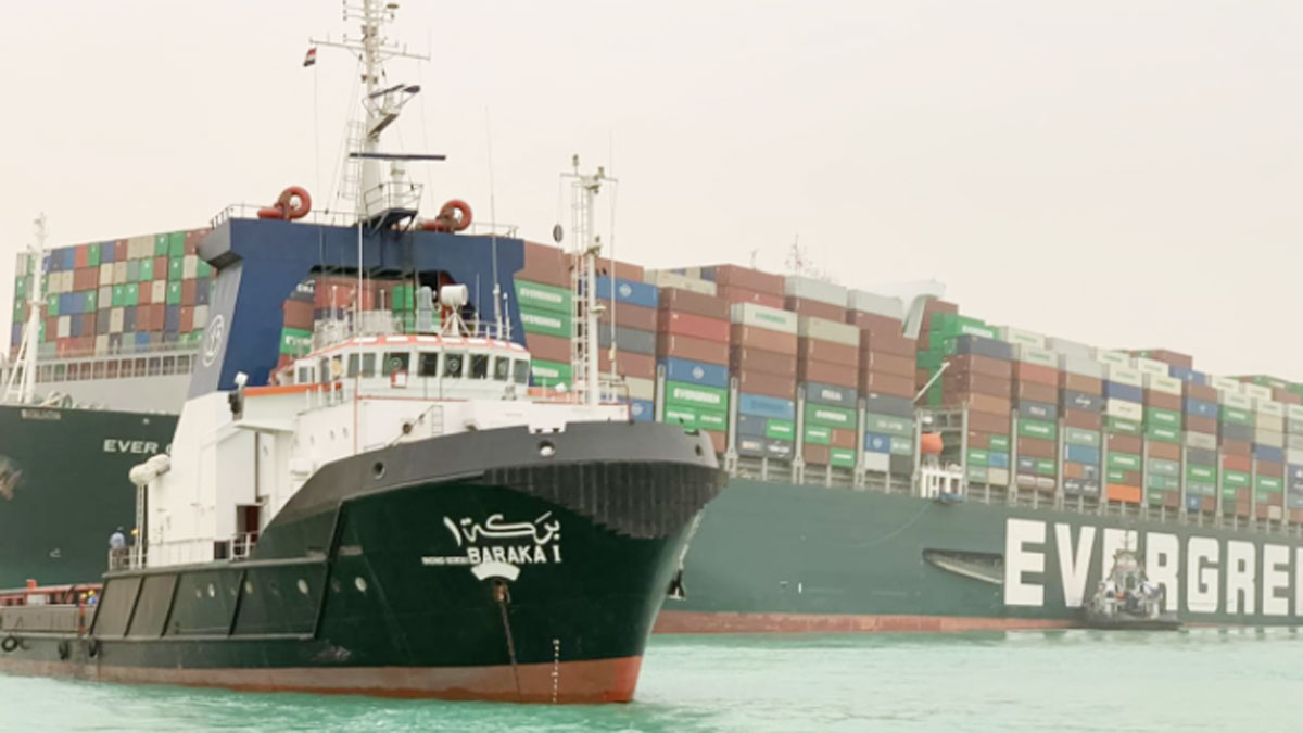 इजिप्ट की स्वेज नहर में फंसा विशालकाय कार्गो जहाज 