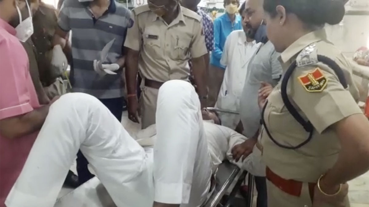 हिस्ट्रीशीटर की कार को घेरकर बरसाईं गोलियां (फोटो- अशोक शर्मा)