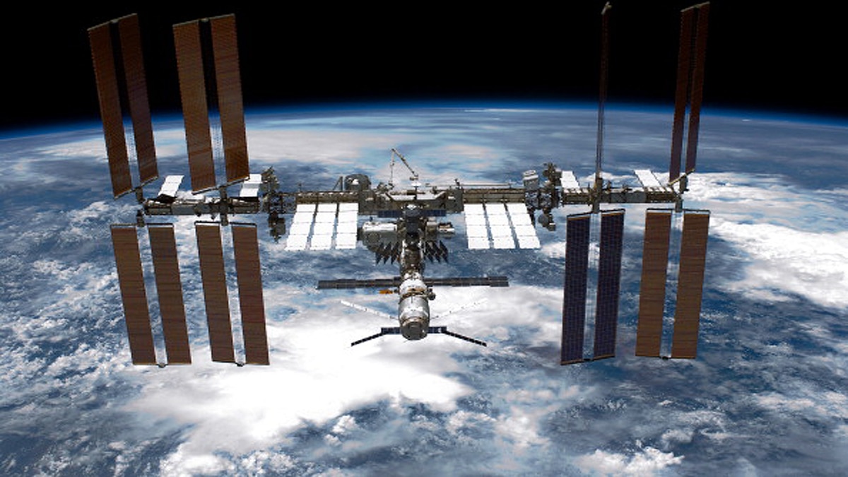 Space Station Leave 2.9 ton Space Garbage