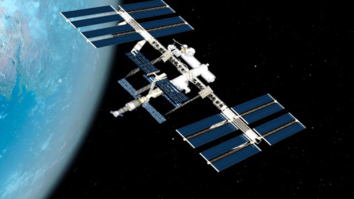 Space Station Leave 2.9 ton Space Garbage