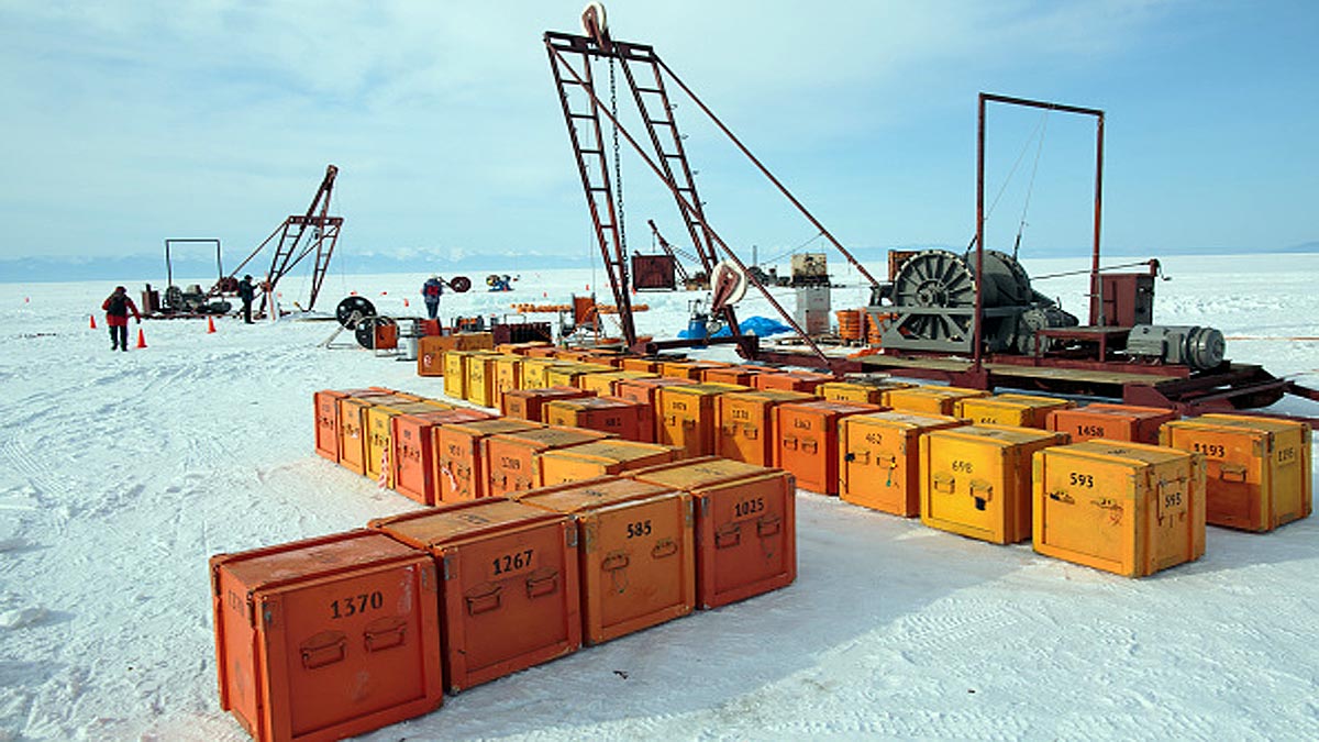 Giant Space Neutrino Telescope in Lake Baikal 