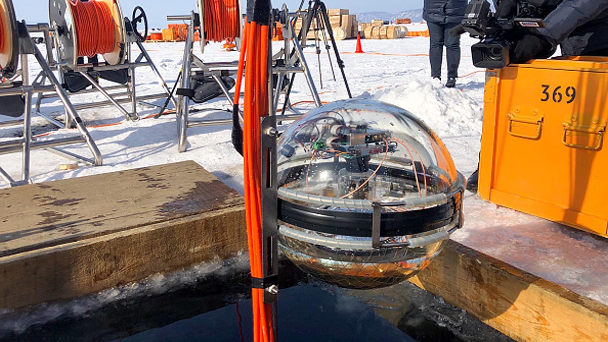 Giant Space Neutrino Telescope in Lake Baikal 