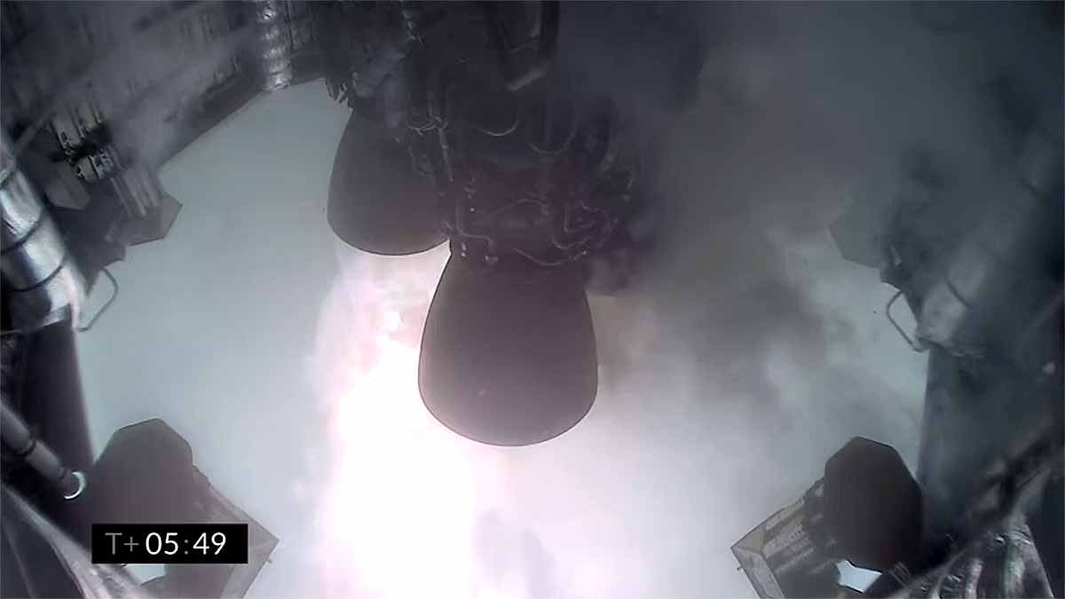 SpaceX Starship SN11 explodes