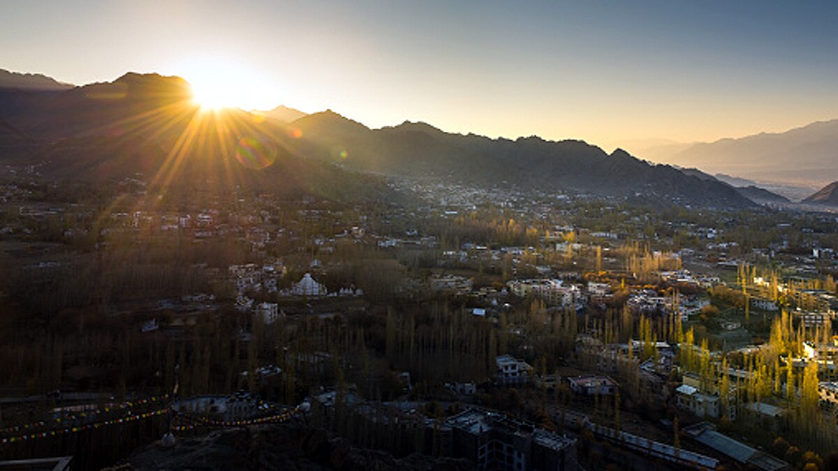 Sun concentration to Northern Hemisphere