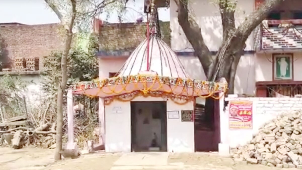  शिवलिंग के सामने मत्था टेकते ही महिला की मौत  (फाइल फोटो)