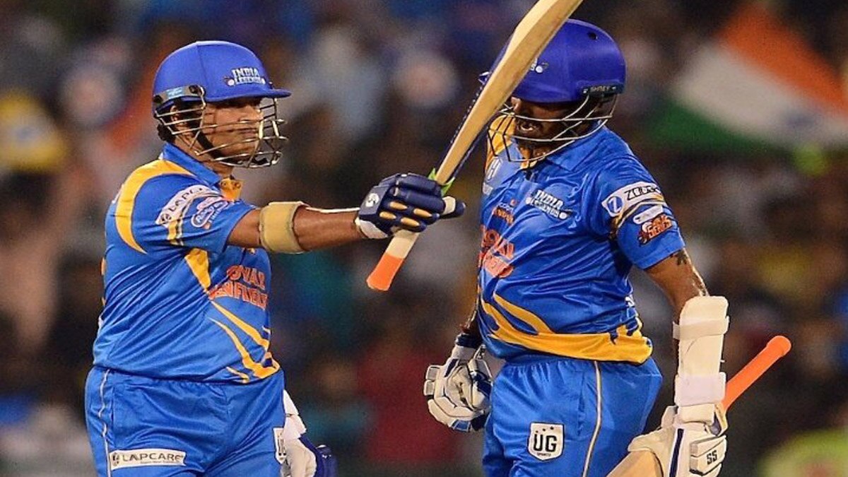 yuvraj singh hits four sixes in a row