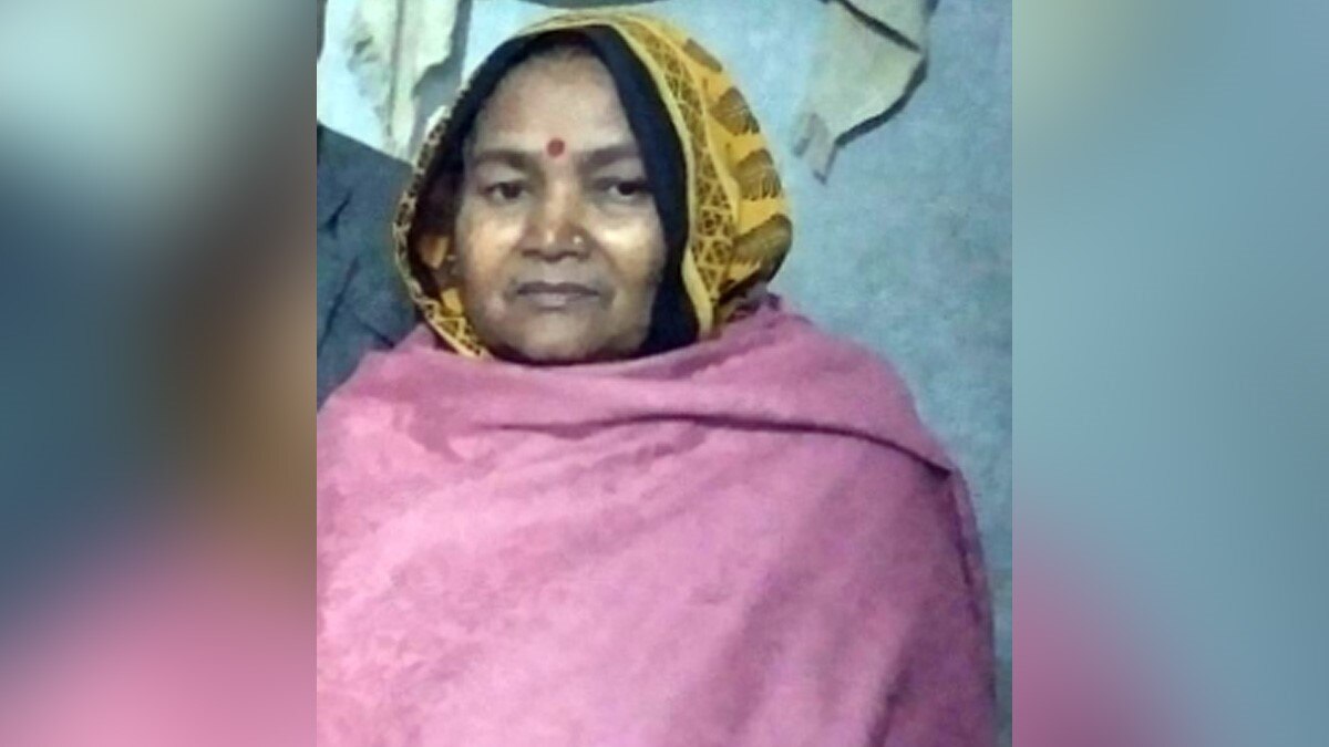 शिवलिंग के सामने मत्था टेकते ही महिला की मौत  (फाइल फोटो)