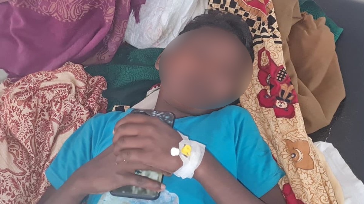 बच्चे ने जहर मिला दूध पिया (फोटो- चंदन कश्यप)