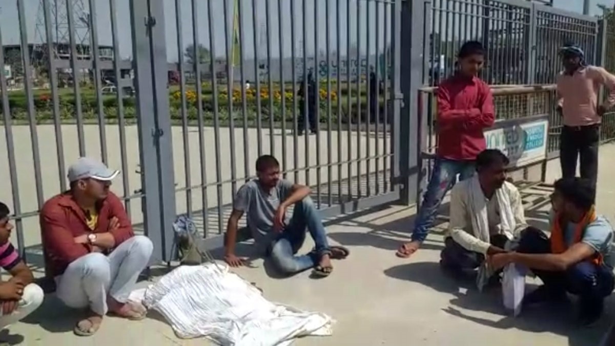  निजी अस्पताल के गेट पर बच्ची ने तड़पकर दम तोड़ा (फोटो-शिवनंदन साहू)