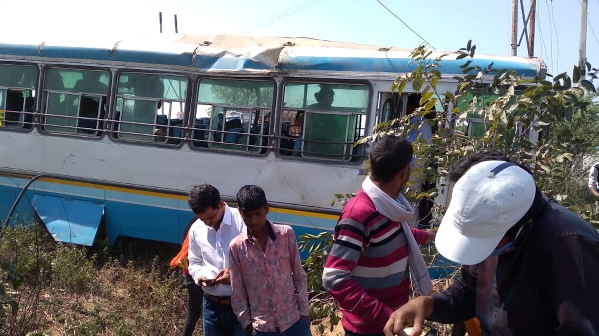 हरियाणा रोडवेज की दो बसों में आमने-सामने  टक्कर (फोटो- अकरम खान)