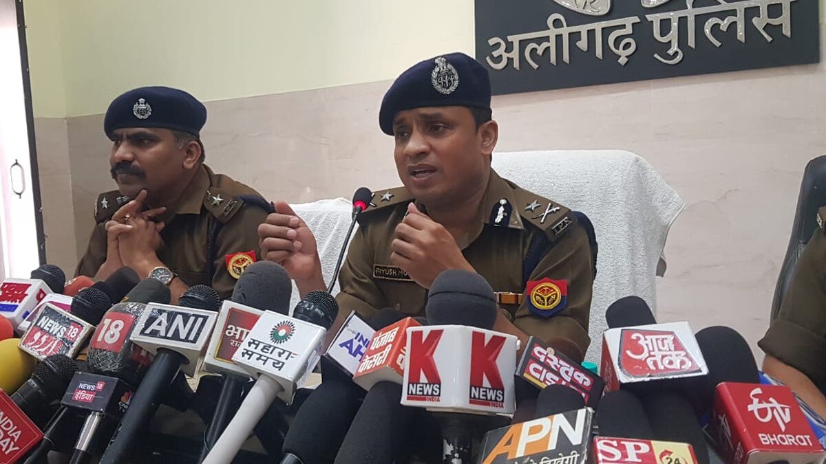 हत्या के मामले में पुलिस ने आरोपी को किया गिरफ्तार (फोटो- अकरम खान)