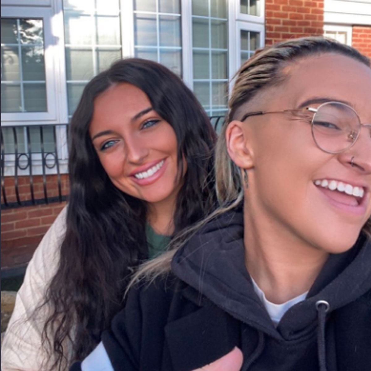 मेगन और तारा