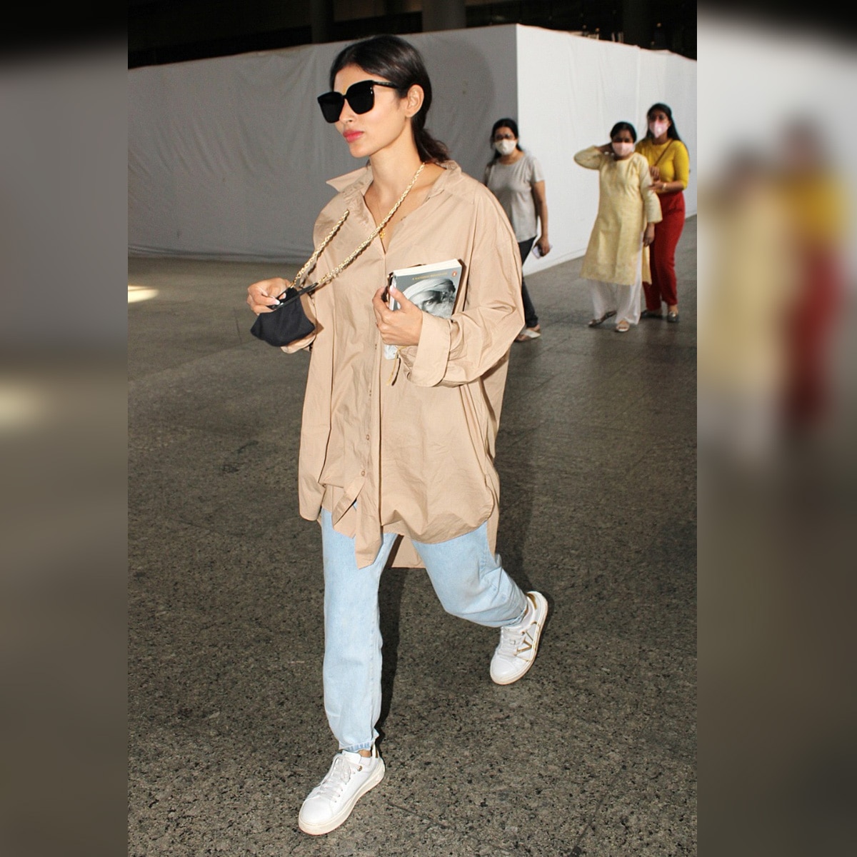 मौनी रॉय