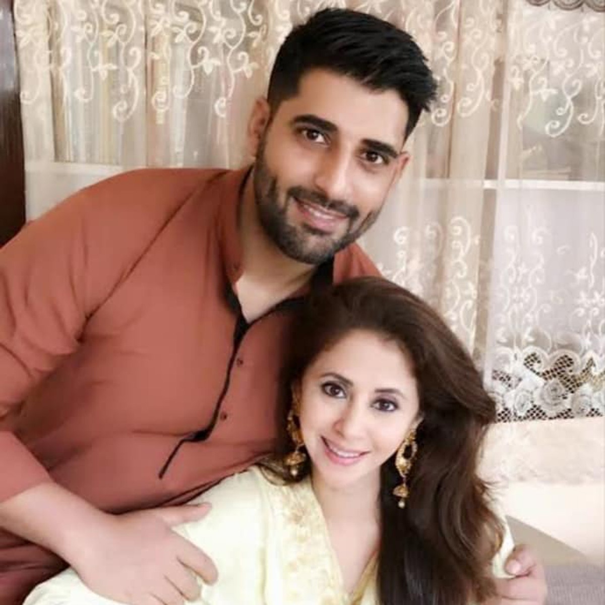 उर्मिला मातोंडकर पति मोहसिन के साथ