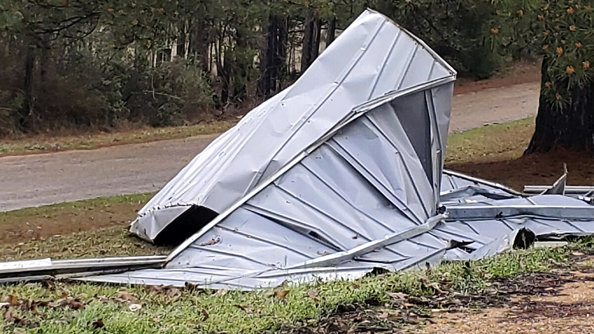20 Tornadoes ripped 5 states of US 