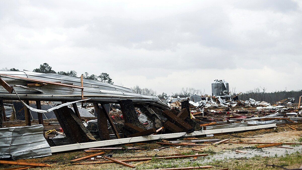 20 Tornadoes ripped 5 states of US 