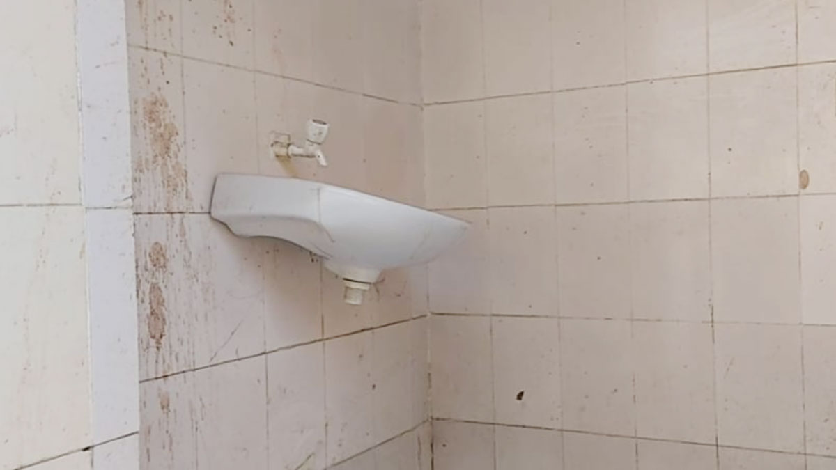 शौचालय की जांच में कई खामियां सामने आई