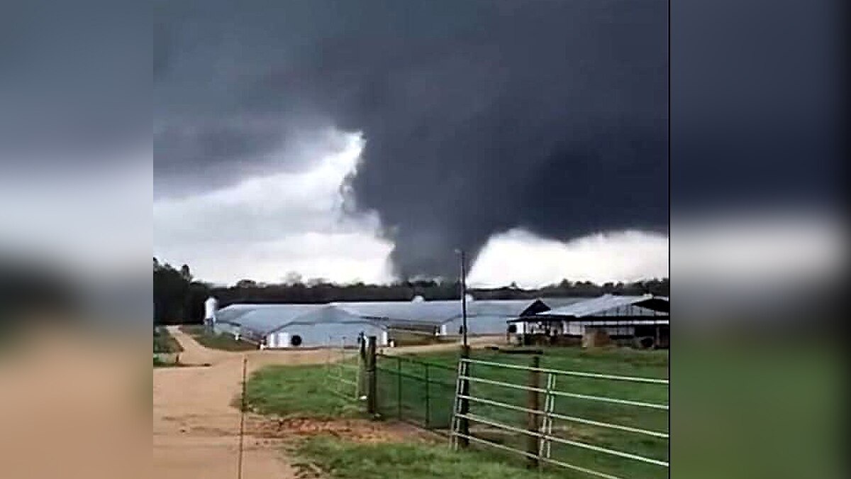 20 Tornadoes ripped 5 states of US 