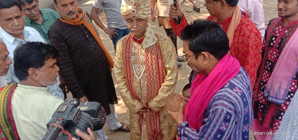 सोशल मीडिया भी बनाता है जोड़ियां 