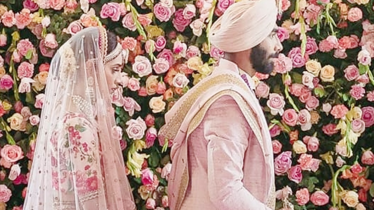 jasprit bumrah shares first photo with sanjana ganesan