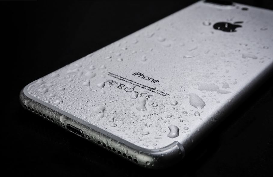 smartphone water spill