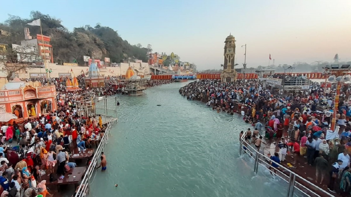 महाशिवरात्रि पर हरिद्वार से लेकर काशी तक हुजूम