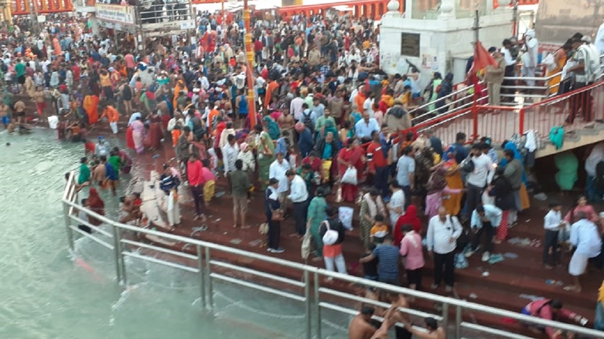 महाशिवरात्रि पर हरिद्वार से लेकर काशी तक हुजूम