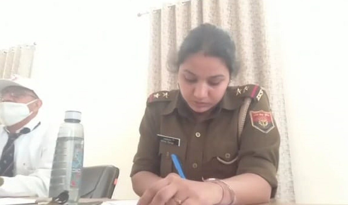 पति के सिर पर बाल नहीं सेल्फी नहीं लेते तलाक चाहिए