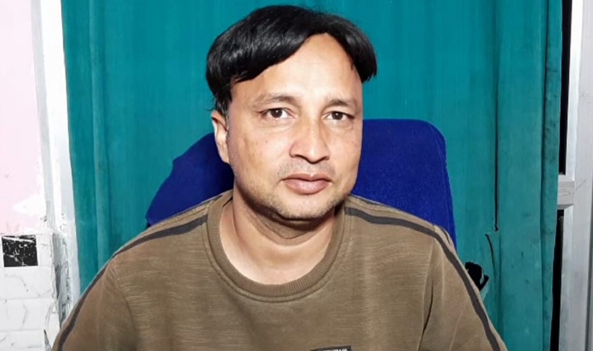 एक ही चुनावी पोस्टर पर दिखे ओवैसी और आदित्यनाथ