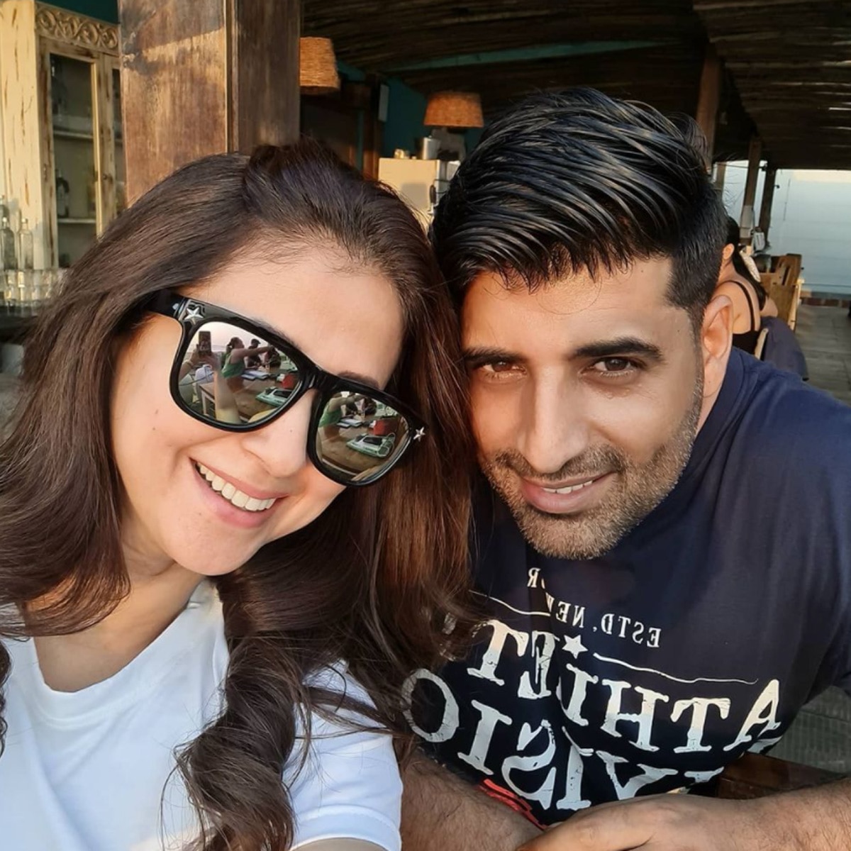 उर्मिला मातोंडकर पति मोहसिन के साथ