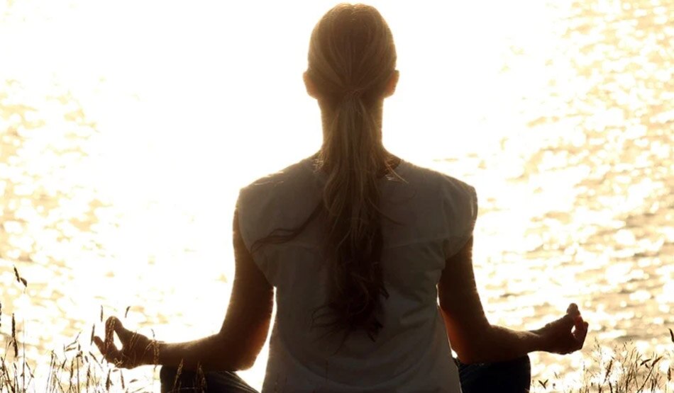 प्रतिदिन योगा और मेडिटेशन