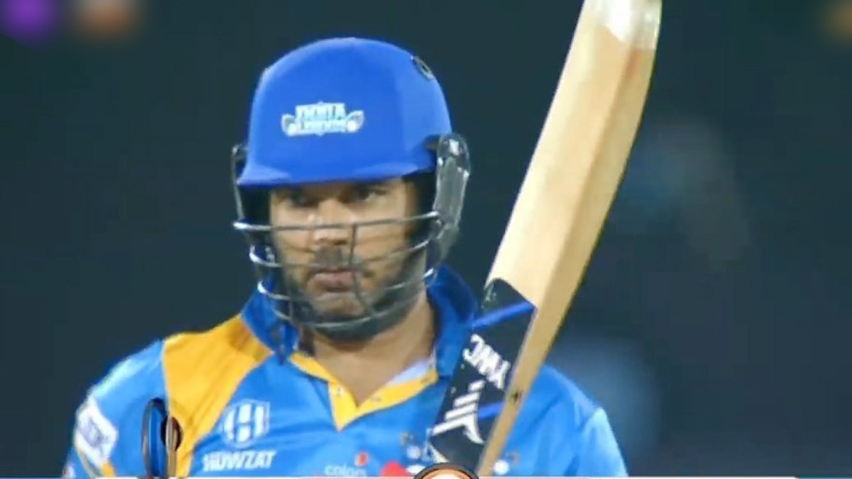 yuvraj singh hits four sixes in a row