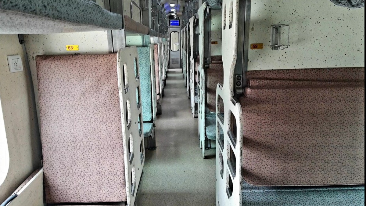  अप डायरेक्शन की ट्रेनों मे पसरा सन्नाटा, दिल्ली और मुम्बई जाने वाली ट्रेने जा रही हैं खाली