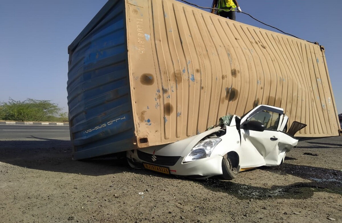 हाईवे पर हादसा