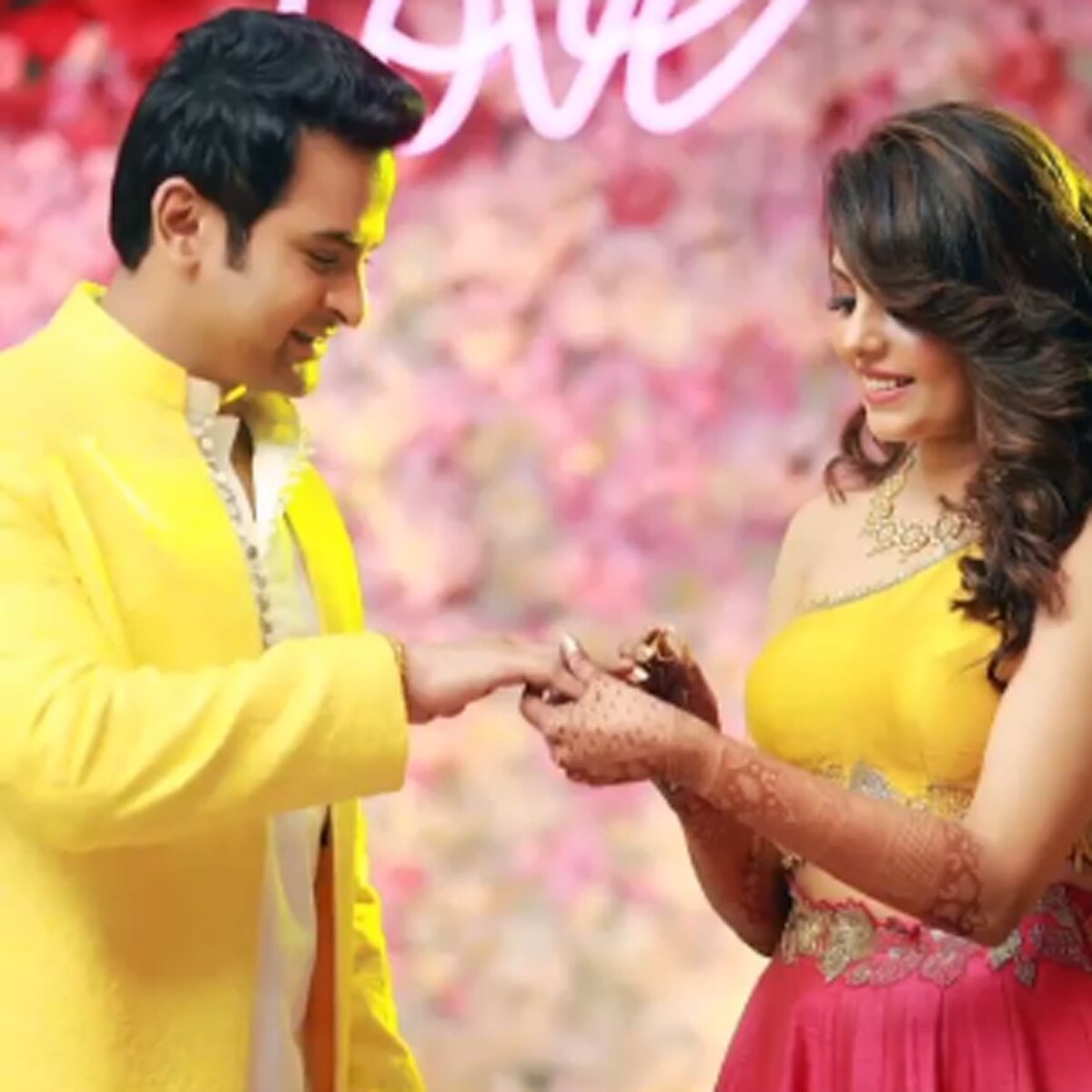 सुगंधा मिश्रा-संकेत भोसले 