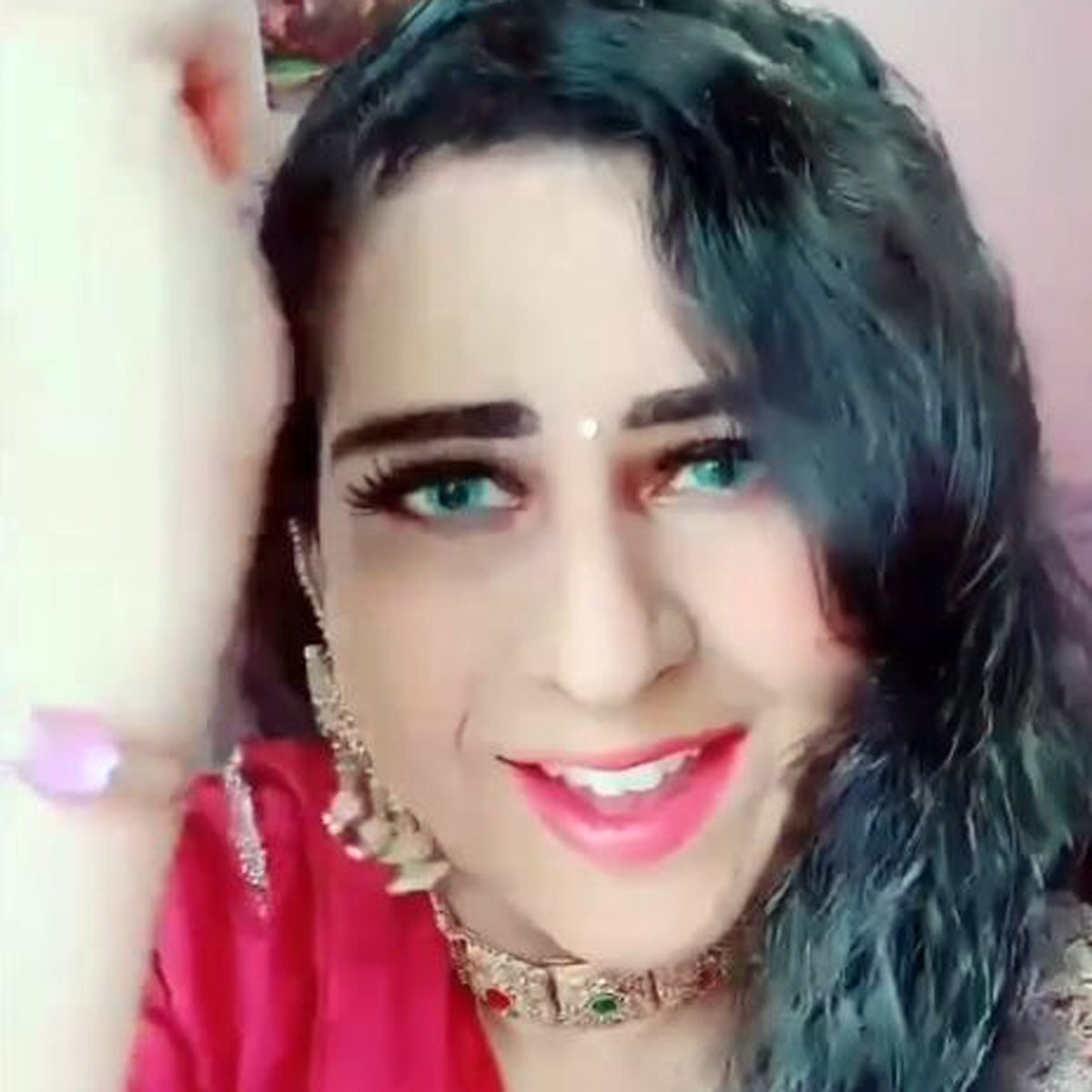 करिश्मा कपूर हमशक्ल